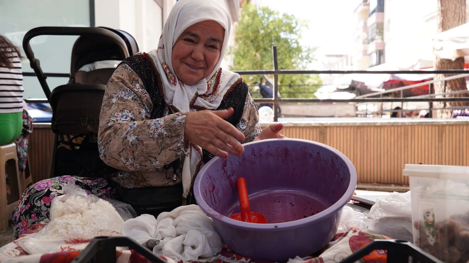 Aydın’da bir pazar hikayesi: Eşek sırtında başladı arabayla devam ediyor 