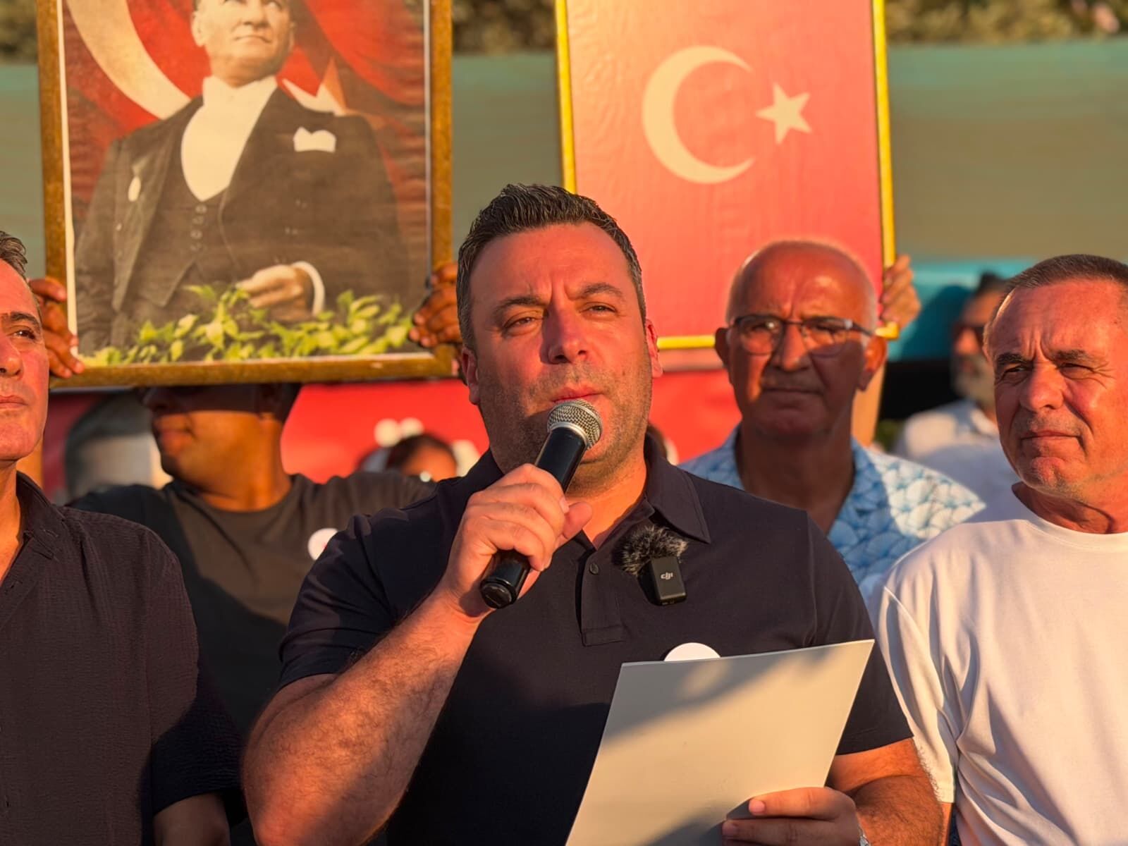 Aydın'da Chp'deki Toplu Istifalara Bir Yenisi Daha Eklendi Kuşadası Belediyesi Başkanvekili Demirtaş Ve Beraberindekiler De Ayrıldı (5)