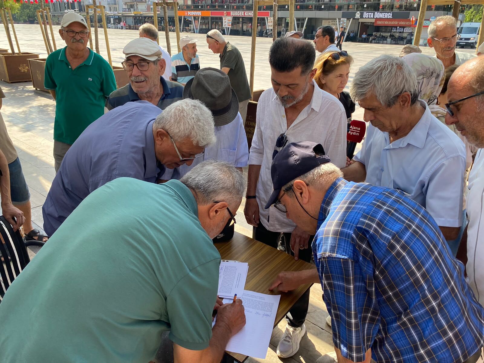 Aydın’da CHP’den ayrılıklar sürüyor: 78 Kuşağı’ndan toplu istifa