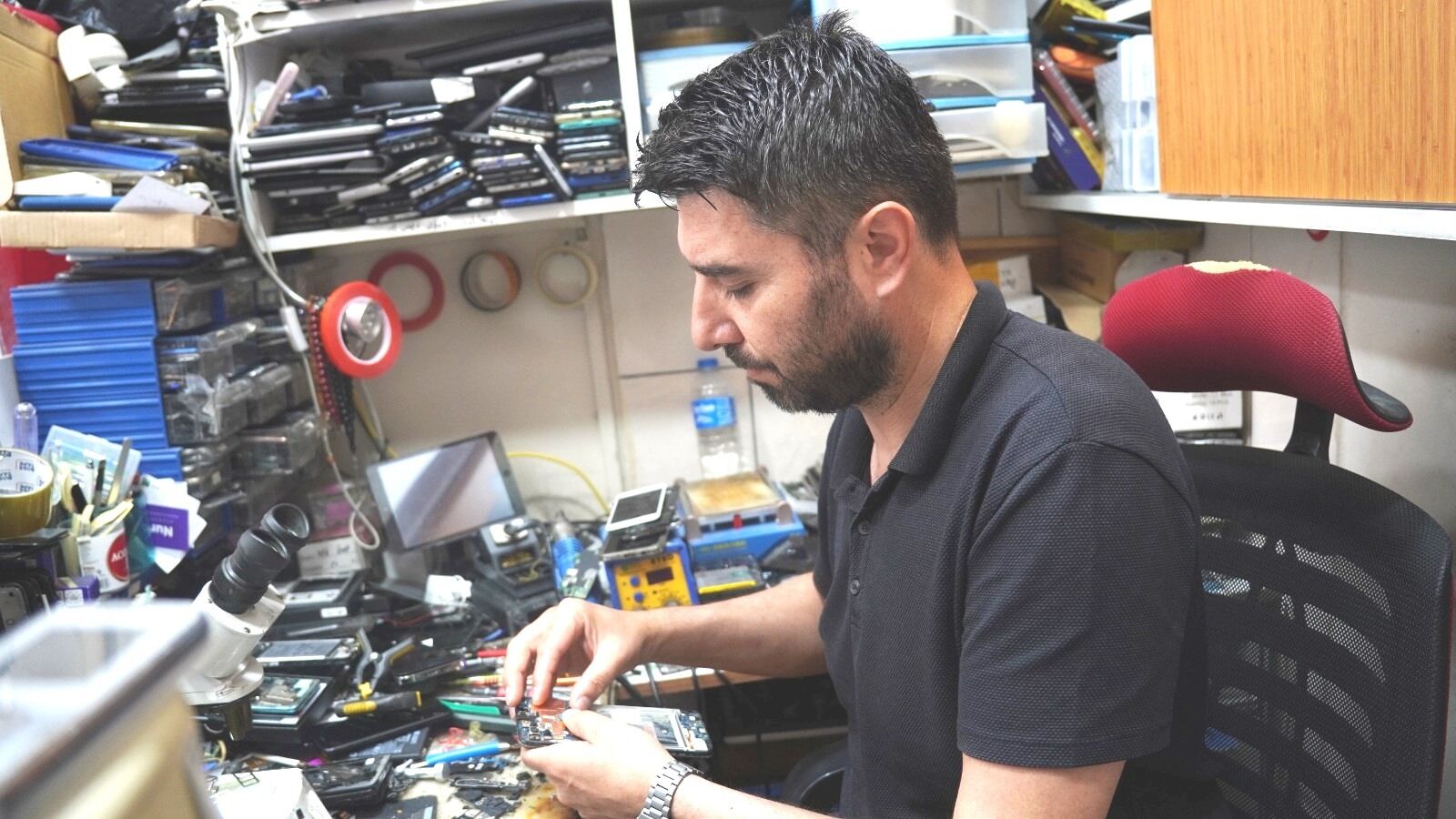 Aydın’da ikinci el akıllı telefonlara rağbet yoğun