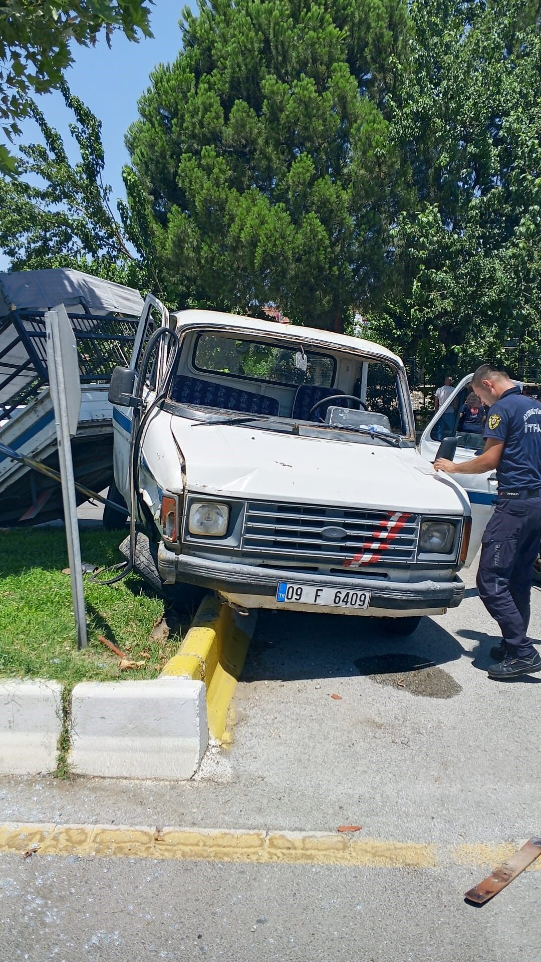 Aydın’da korkunç kaza! Otomobil ile kamyonet çarpıştı