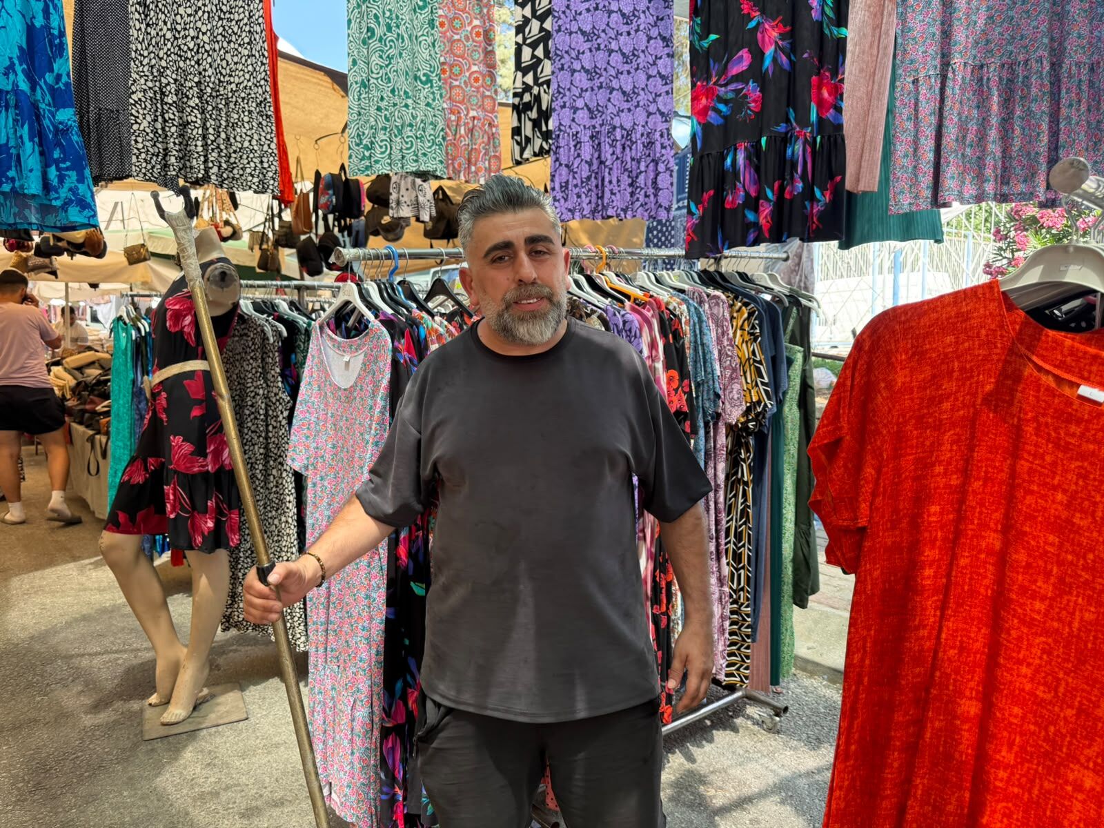 Aydın’da “Marka Merakı” Pazarı Bitirdi Pazarcının Çocuğu Bile Mağazadan Giyiniyor (1)