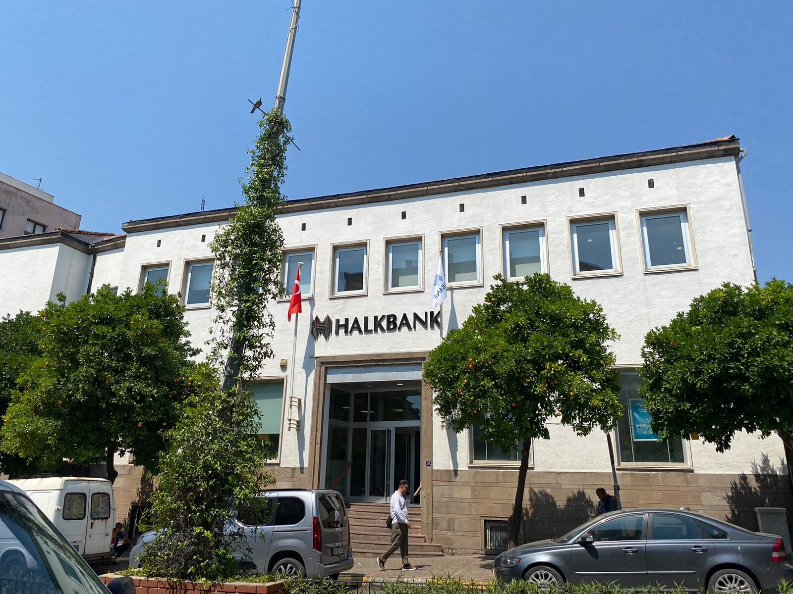 Aydın’da Tarihi Halkbank Binası Vakıflara Döndü (1)
