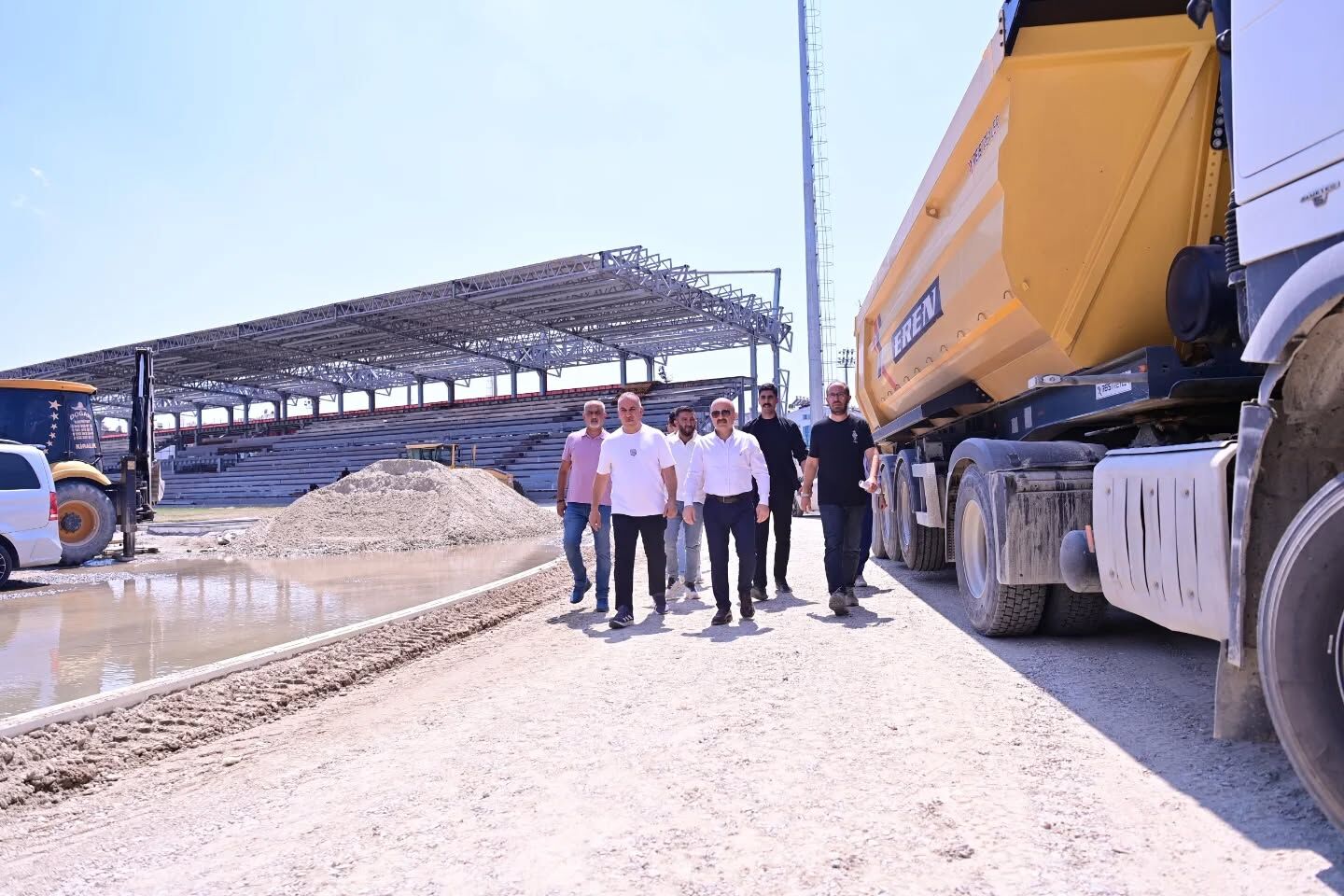Aydın’ın 6 bin kişilik yeni stadında çalışmalar sürüyor: Vali Varol yerinde inceledi