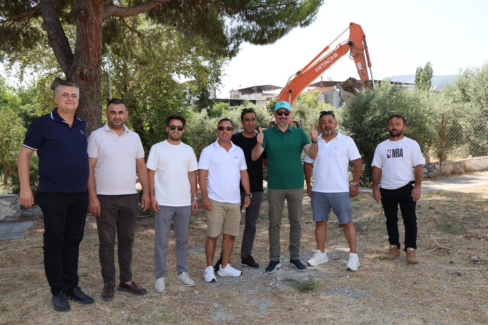 Başkan Arıkan Bir Sözünü Daha Tuttu Söke’deki Çok Amaçlı Projede Ilk Kazma Resmen Vuruldu (1)