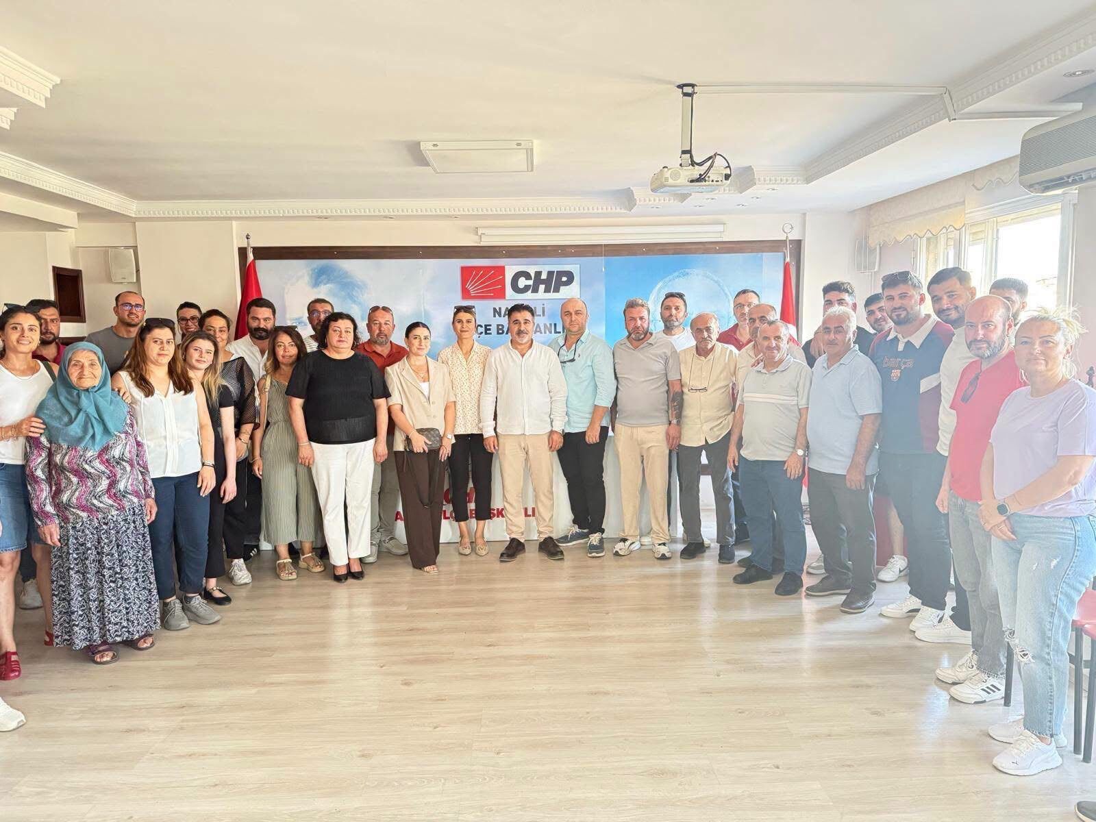 Chp Nazilli’de Atmaca’dan Ilk Mesaj Parti Binasına Kılıçdaroğlu Pankartı Asıldı (1)