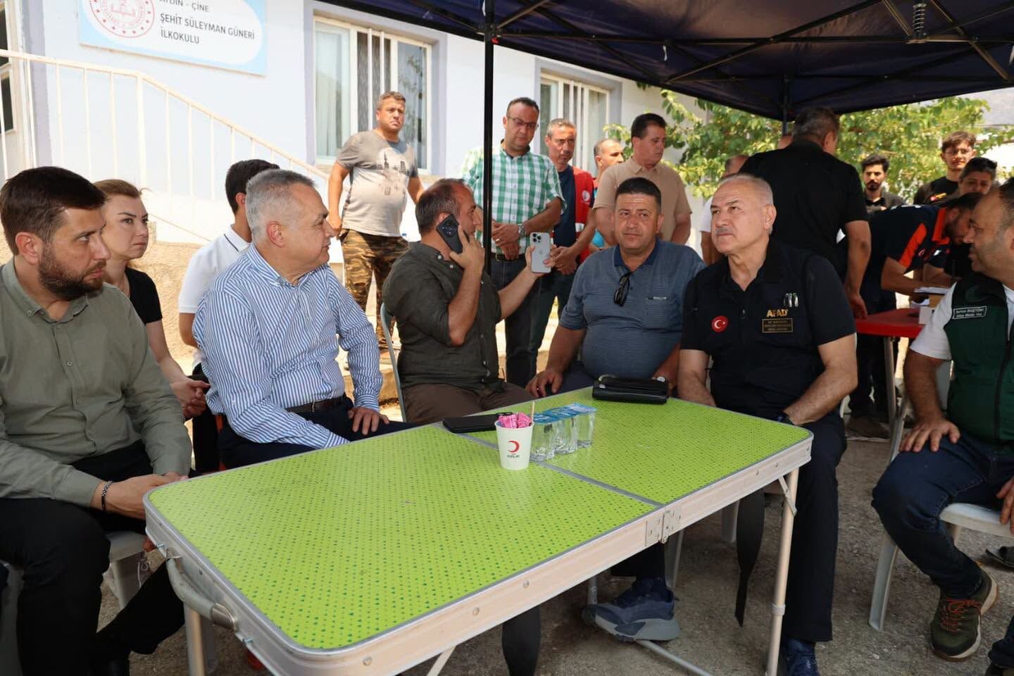 Çine Yangınında Seferberlik Ak Partili Savaş Bölgedeki Çalışmaları Takip Etti (3)
