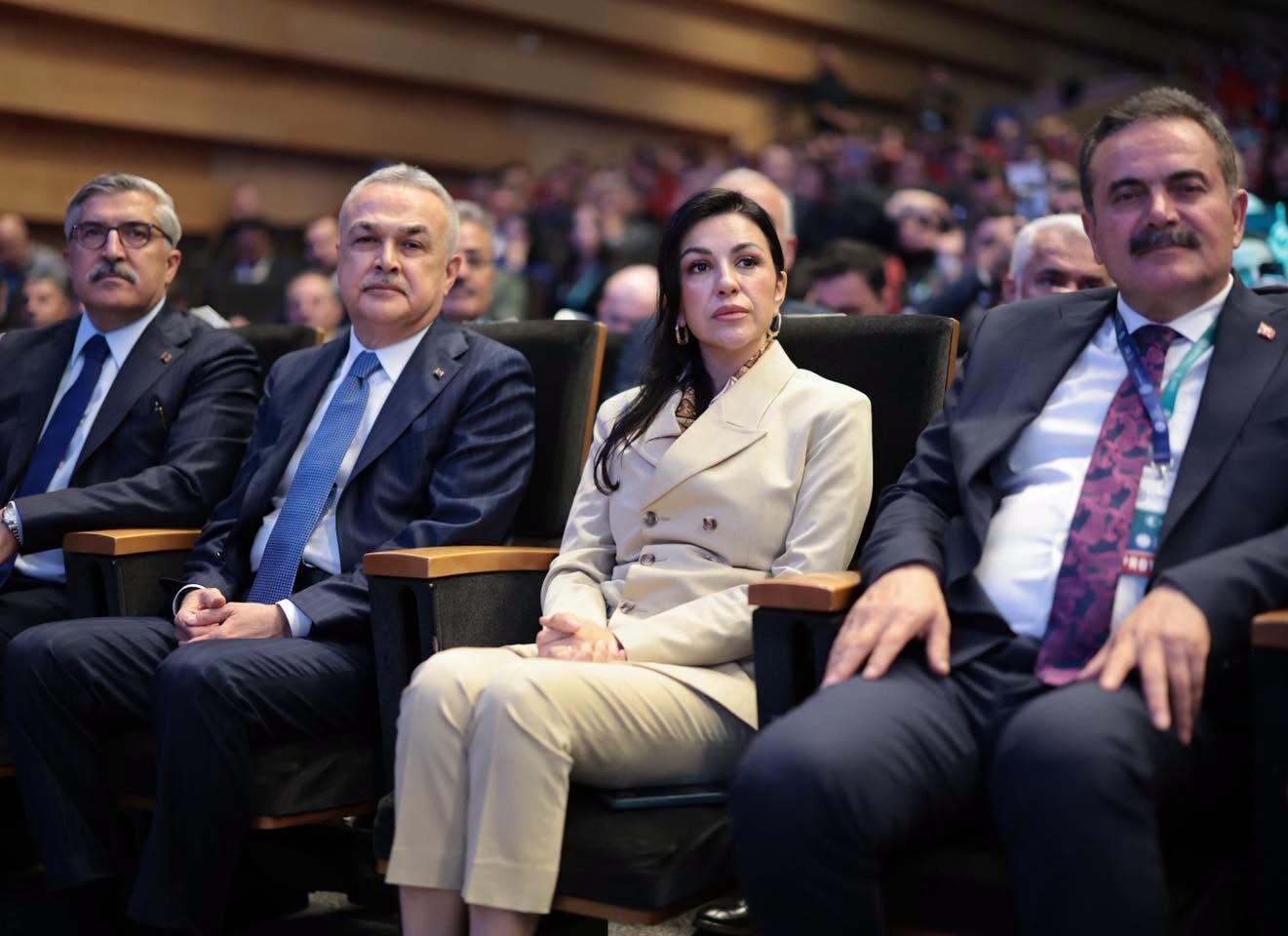 Cumhurbaşkanı Erdoğan’ın Katılımıyla Ankara’da Iletişim Zirvesi Programda Bulunan Savaş Milli Güvenlik Meselesidir (2)