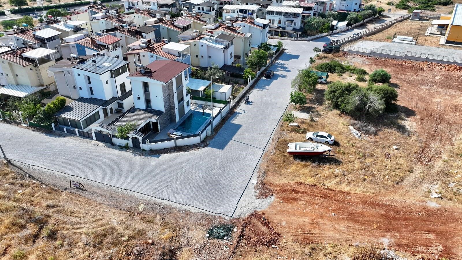 Didim Belediyesi Efeler Mahallesi'ni Modern Bir Görünüme Kavuşturuyor (1)