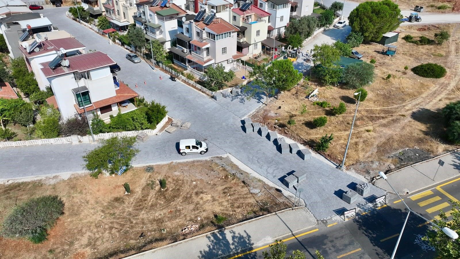 Didim Belediyesi Efeler Mahallesi'ni Modern Bir Görünüme Kavuşturuyor (4)