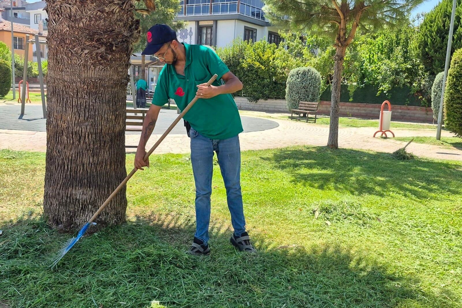 Efeler Belediyesinden Parklara Kapsamli Bakim 682978 1A48D2