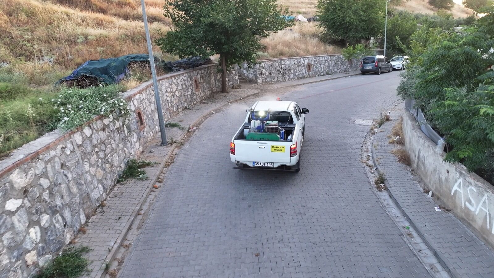 Efelerde Ilaclama Mesaisi Hiz Kesmiyor 677028 Bafb02