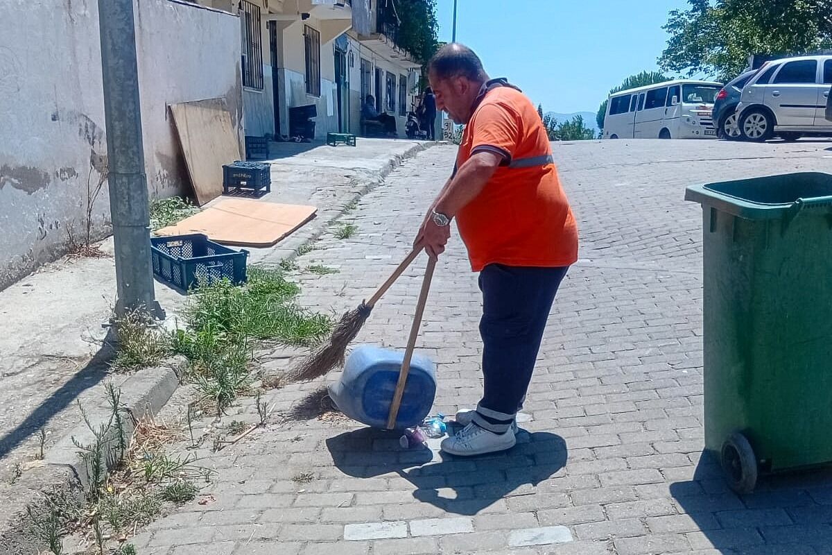 Efelerde Temizlik Seferberligi Mahalleler Kose Bucak Temizle 678029 9390B3