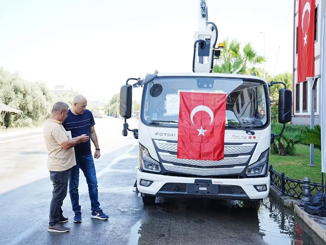 Germencik Belediyesi’nin Yeni Aracı Hizmete Hazır Başkan Zencirci Tbb Başkanı Seçer’e Teşekkür Etti (2)