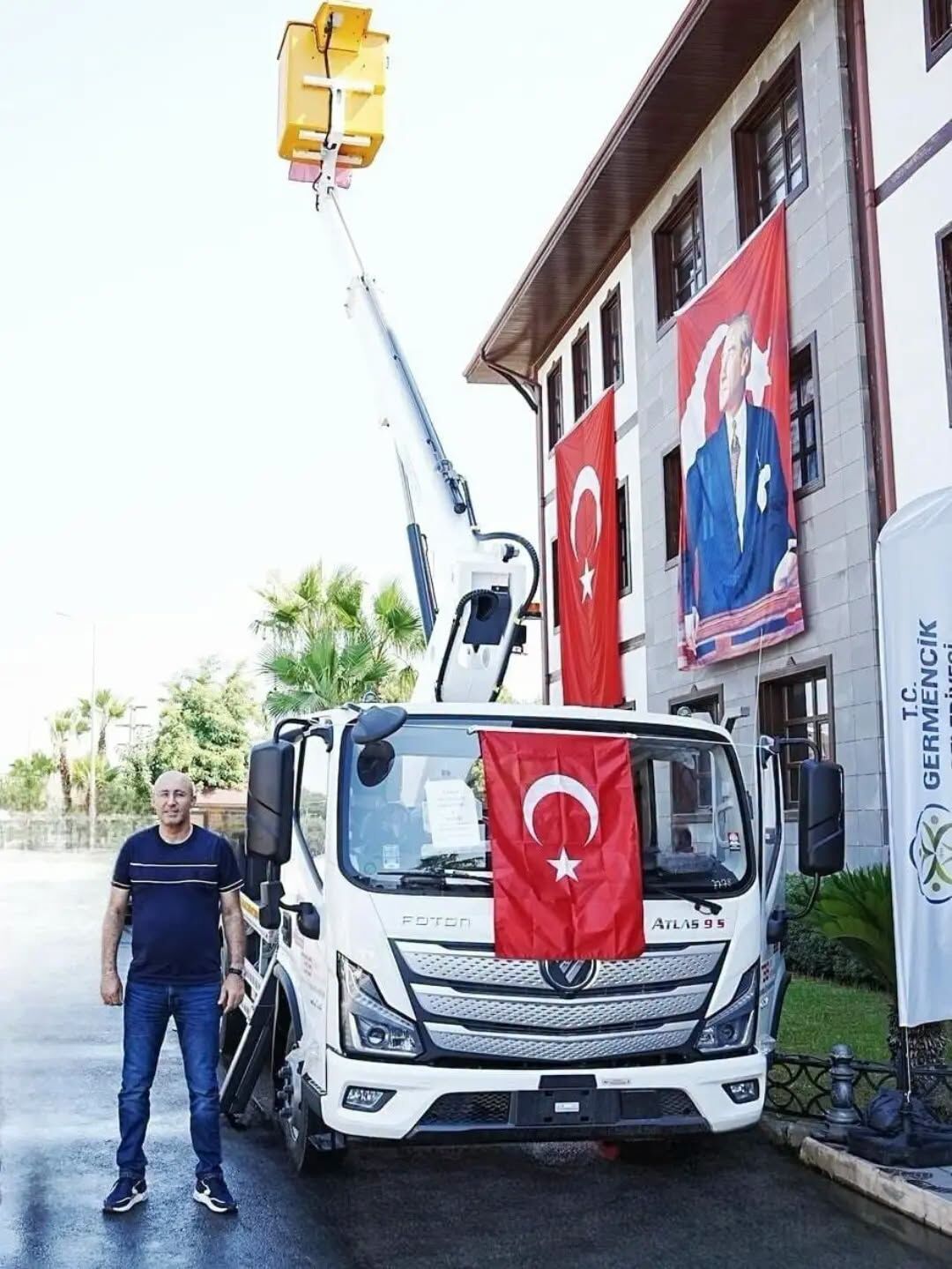 Germencik Belediyesi’nin Yeni Aracı Hizmete Hazır Başkan Zencirci Tbb Başkanı Seçer’e Teşekkür Etti (5)
