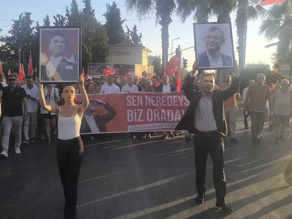 Görevden Alınan Chp Didim’de Tepki Mitingi “Örgütün Önünde Duramayacaksınız” (2)