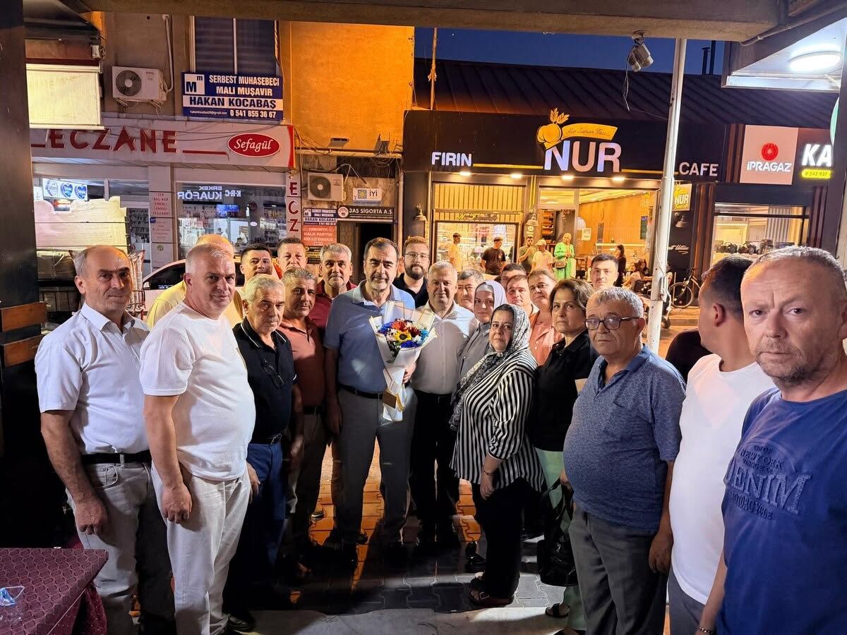 İl Başkanı Erdem'den yeni üyelere rozet: "AK Parti büyük ve güçlü bir ailedir"