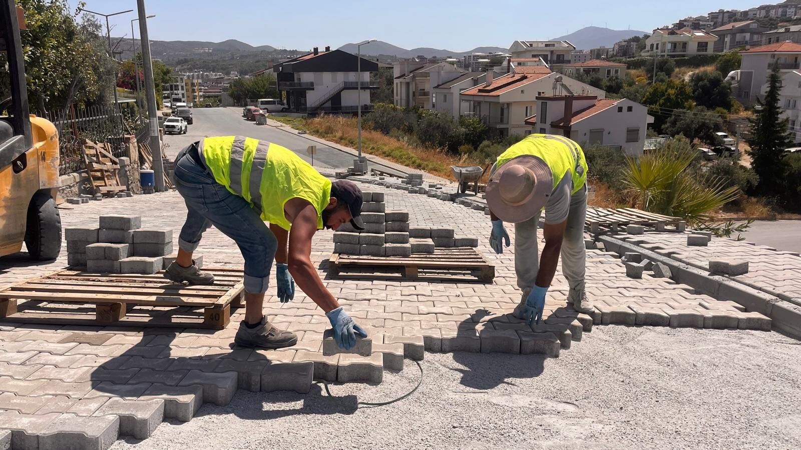 Kadinlar Denizi Mahallesinde Yol Calismasi 676894 Cff09F