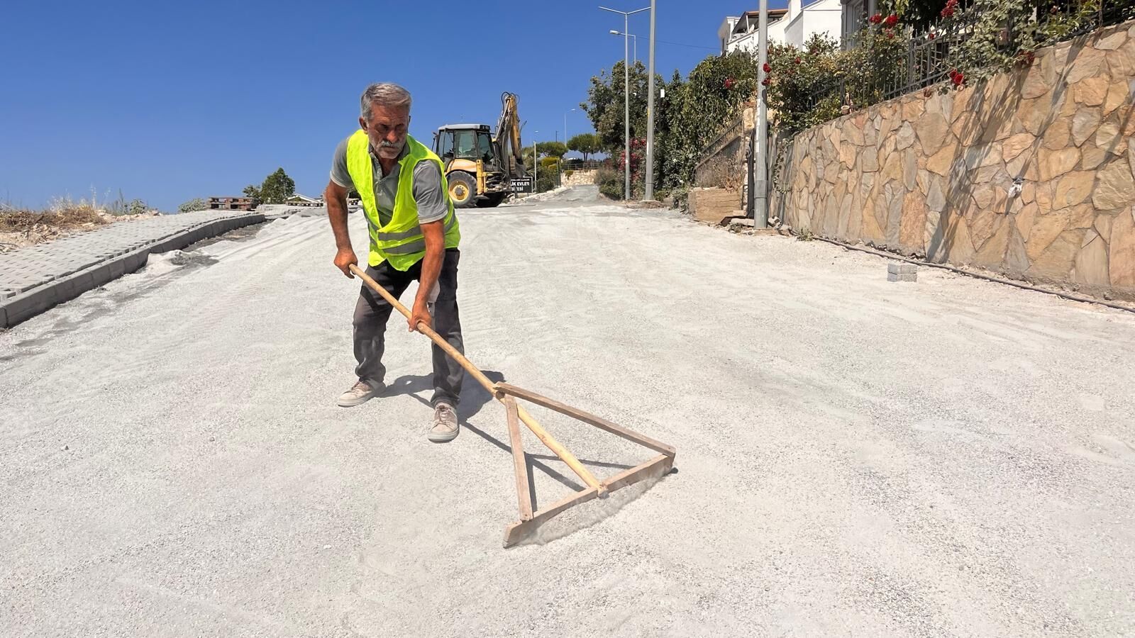Kadinlar Denizi Mahallesinde Yol Calismasi 676894 F1028D