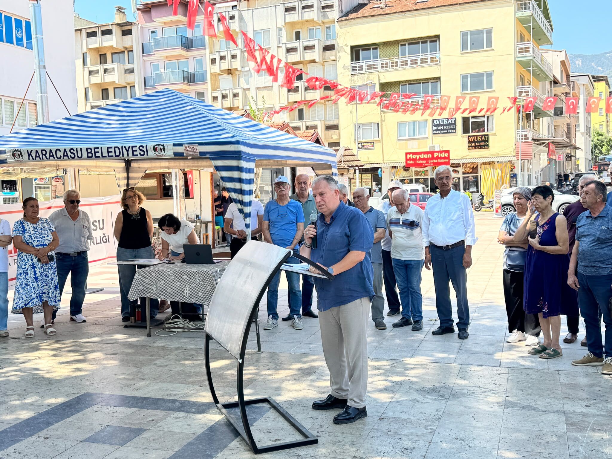 Karacasu’da da CHP’den toplu şekilde istifa edildi