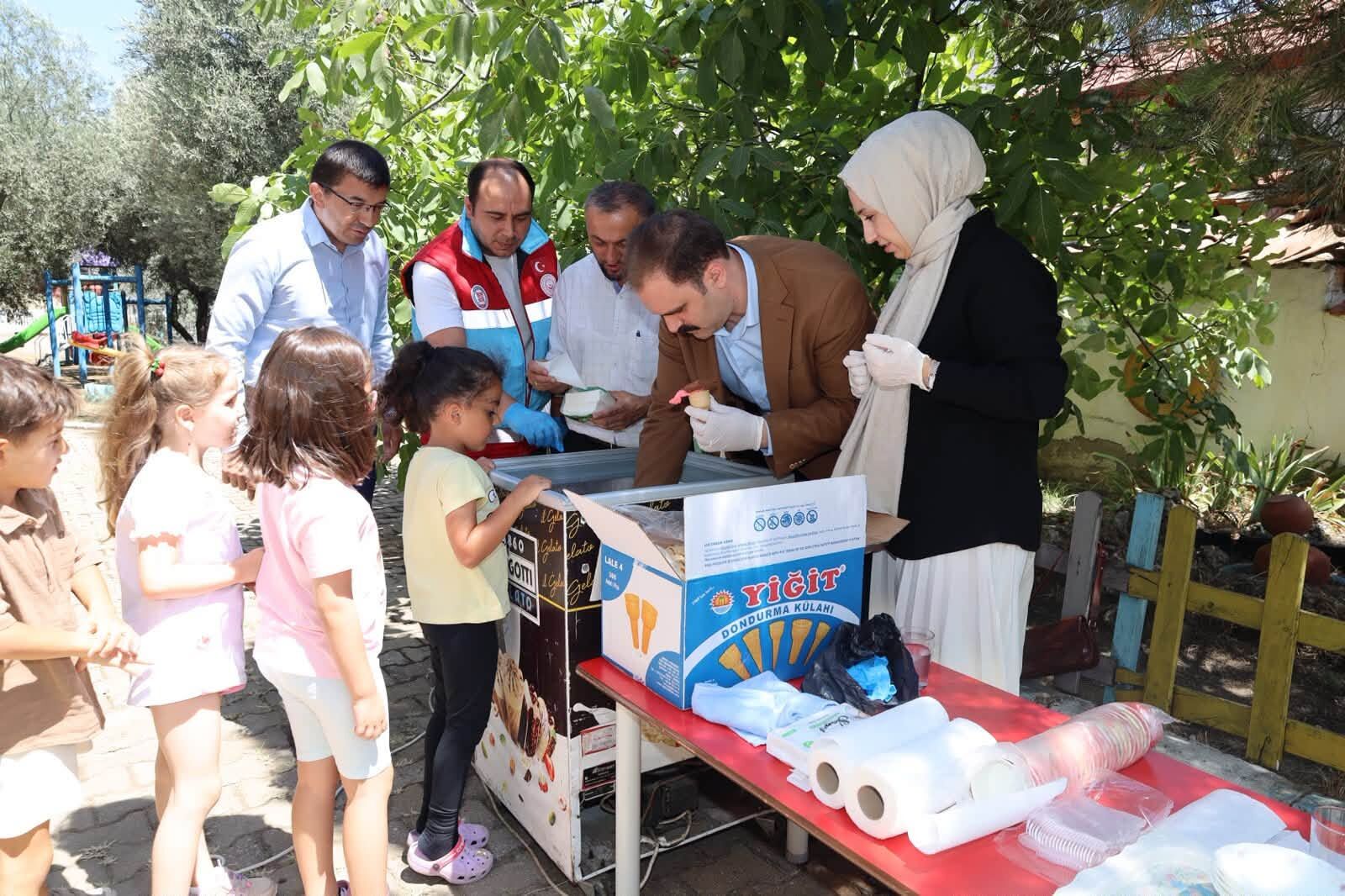 Karacasu’da Kur’an Kursu Öğrencilerine Sürpriz Kaymakam Battal Ve Eşinden Yaz Sıcağında Serinletici Jest (1)