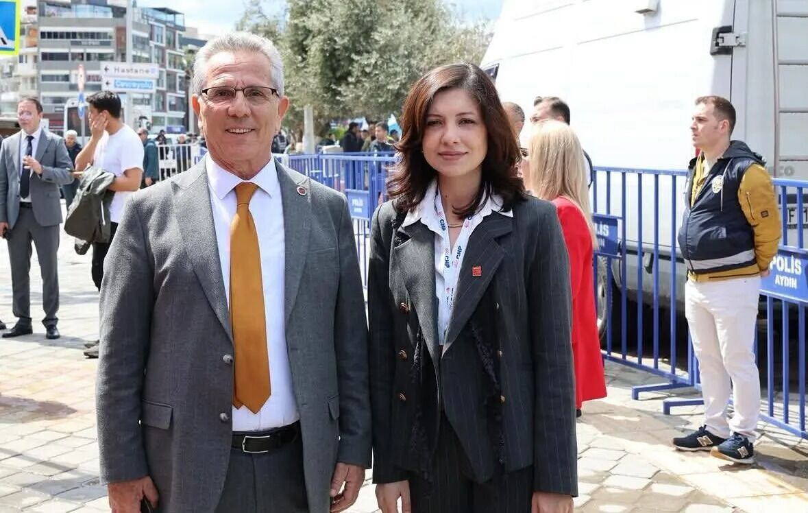 Kendilerini Desteklemeyen Başkan Ökmen’e Sahip Çıktılar (2)