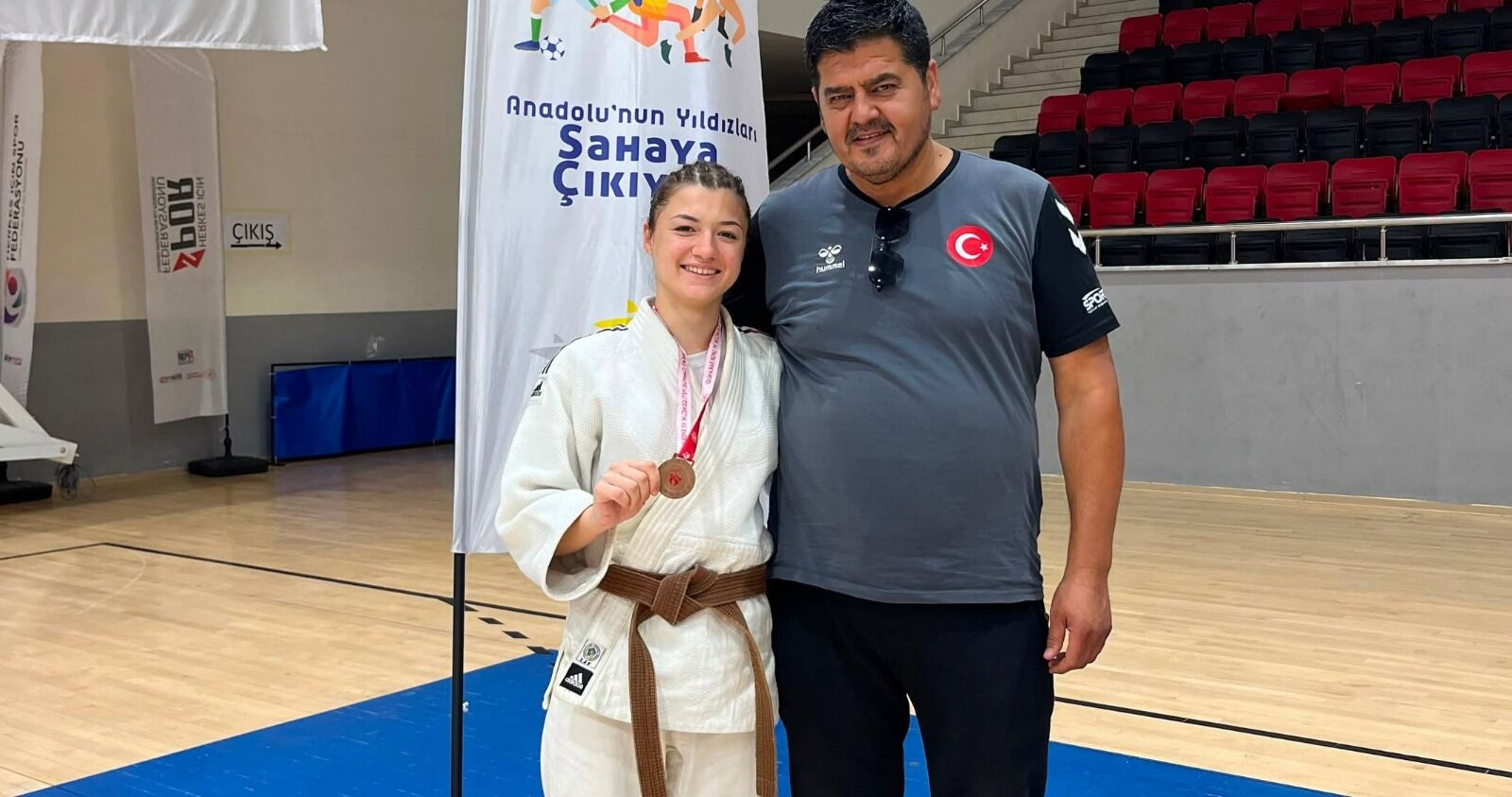 Koçarlı’nın Judocularından Uşak’ta Büyük Başarı 3 Madalya Kazanıp Yarı Finali Garantilediler (1)