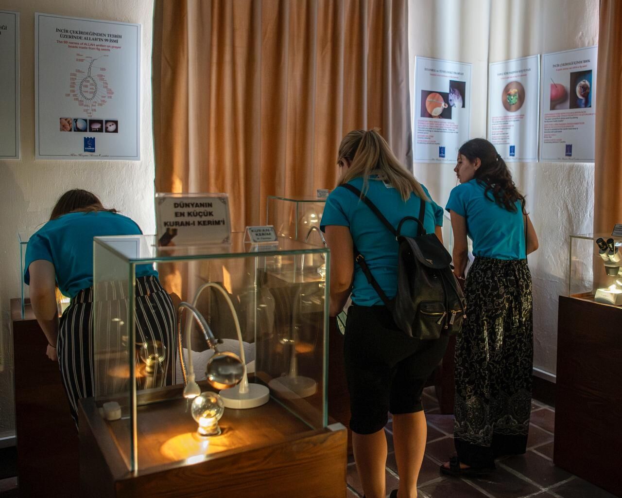 Kusadasinda Kulturel Gezide Bulustular 678207 0B19F7