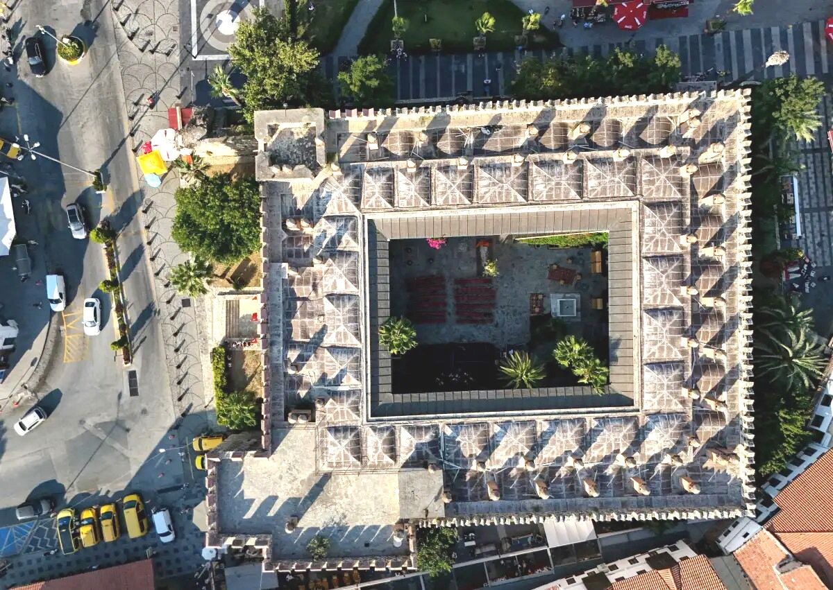 Kuşadası’ndaki tarihi kervansarayın ihalesi sonuçlandı