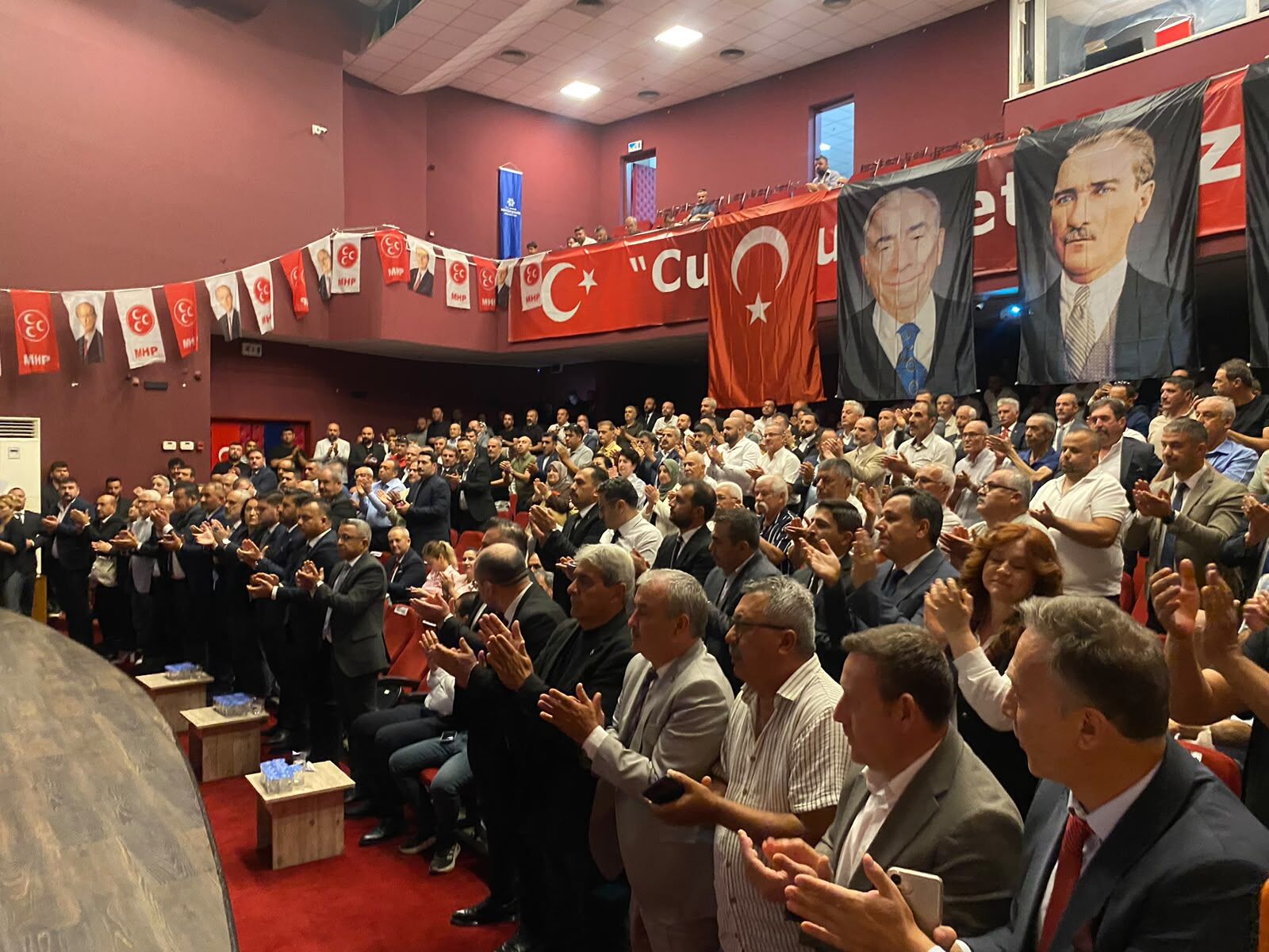 MHP Efeler’de coşkulu kongre: Gümüş başkan seçildi
