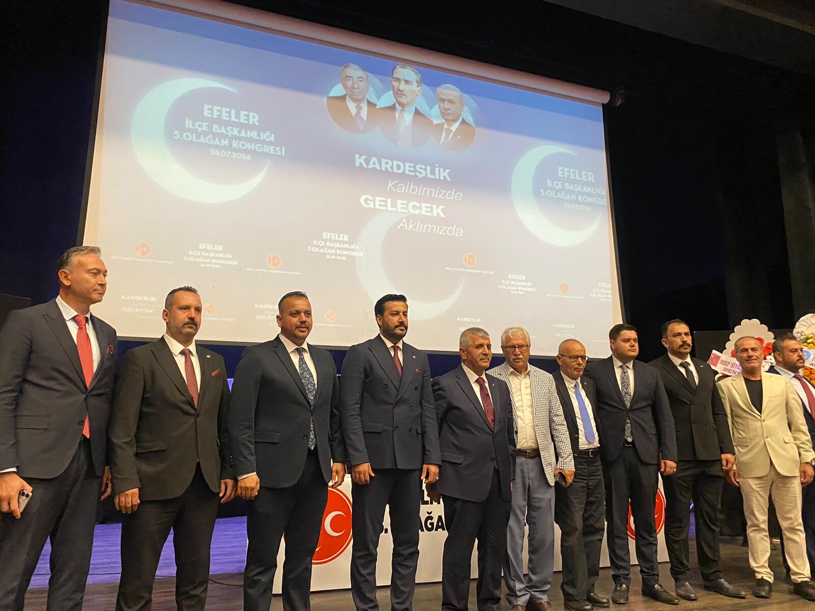MHP Efeler’de coşkulu kongre: Gümüş başkan seçildi