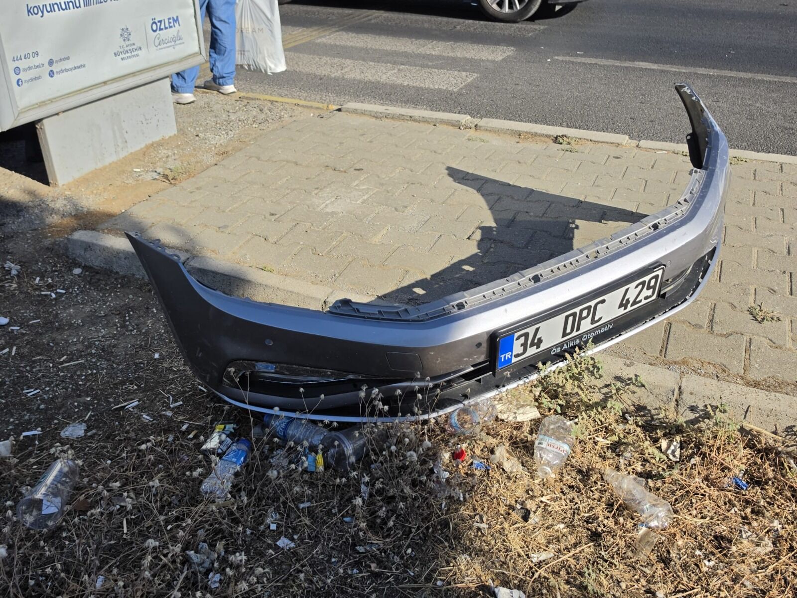 Nazilli’de Korkutan Kaza Otomobille Motosikletin Çarpıştığı Kazada 2 Kişi Yaralandı (2)