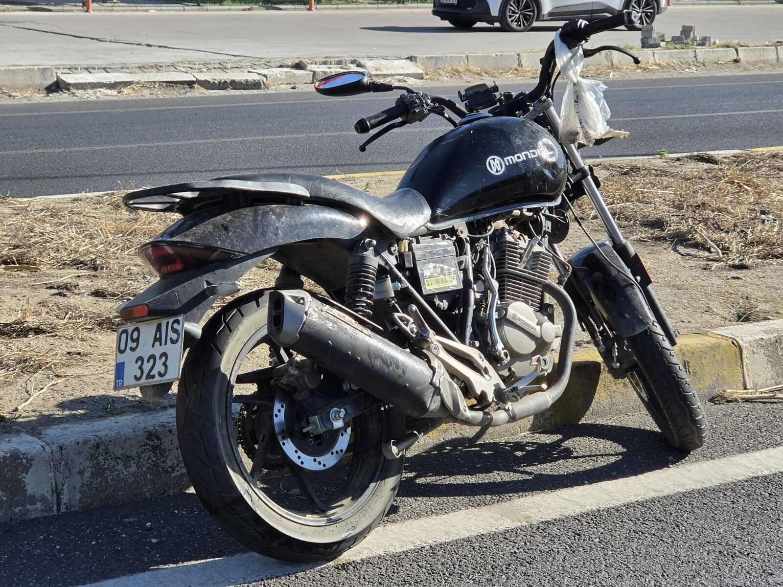 Nazilli’de Korkutan Kaza Otomobille Motosikletin Çarpıştığı Kazada 2 Kişi Yaralandı (3)