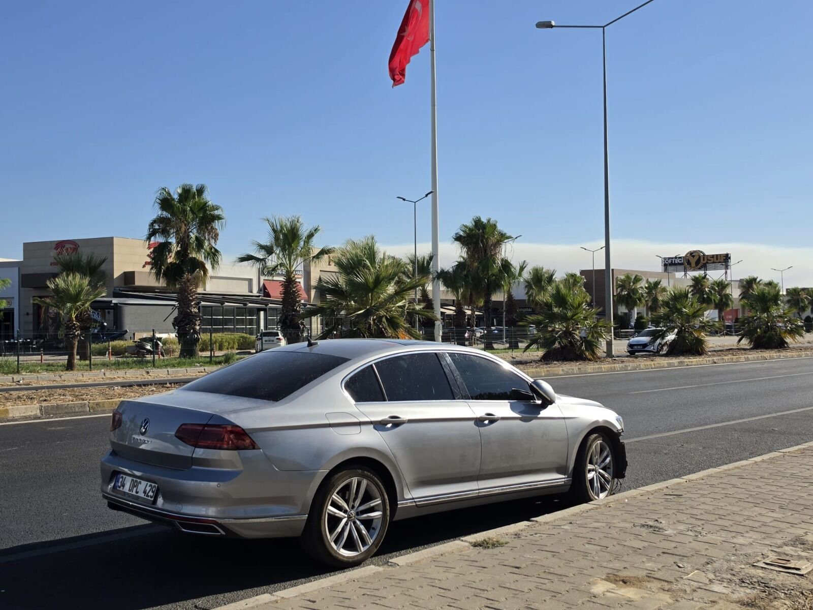 Nazilli’de Korkutan Kaza Otomobille Motosikletin Çarpıştığı Kazada 2 Kişi Yaralandı (4)