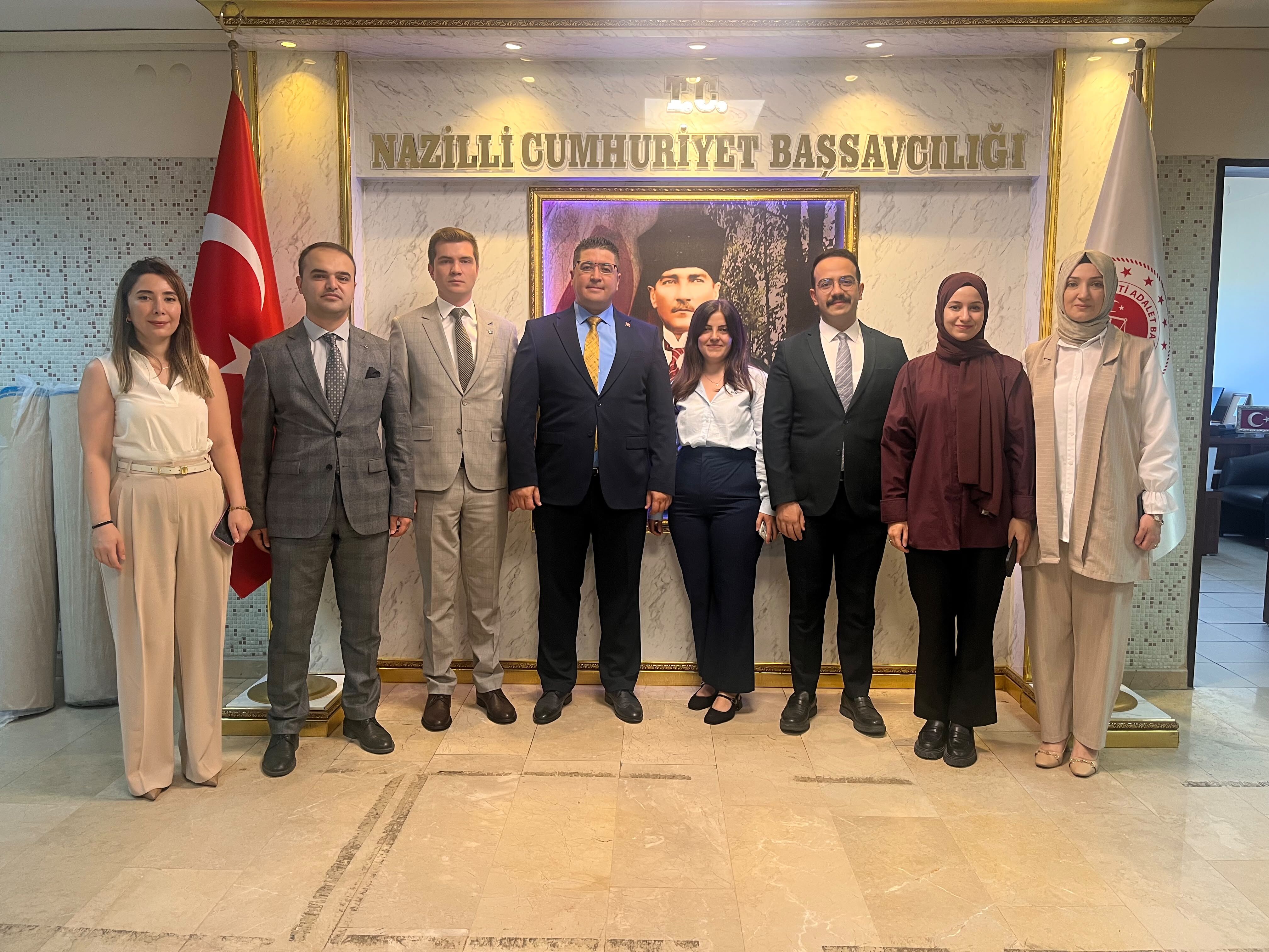 Nazilli'de Öner Göreve Başladı Adliye Personeli Tarafından Karşılandı (1)