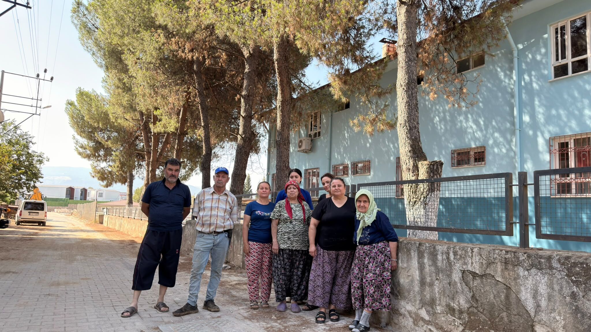 Nazilli’deki 45 Yıllık Ağaçlara Kesim Kararı Çıktı! Mahalleli Ayaklanınca Çalışmalar Durduruldu (1)