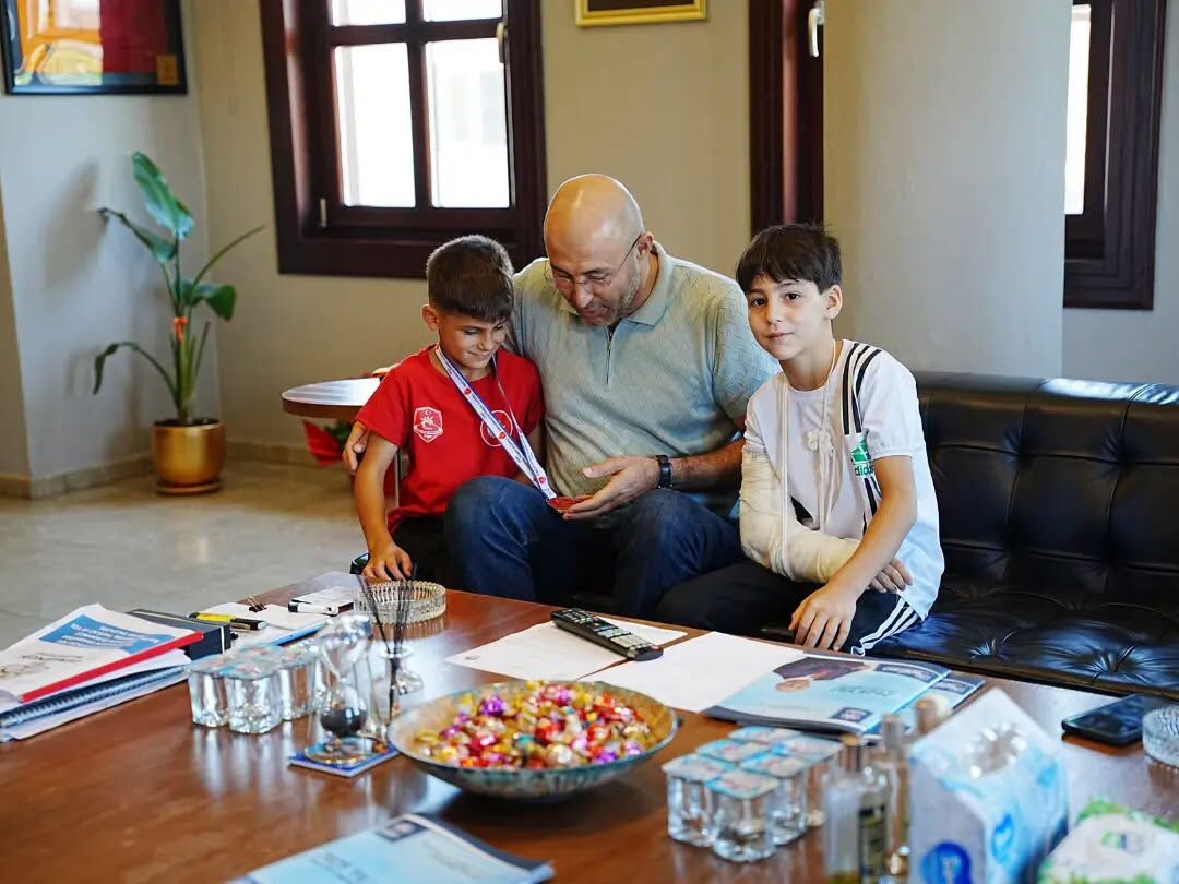 Şampiyon Kardeşlerden Başkan Zencirci'ye Ziyaret Germencik’in Gururu Oldular (2)