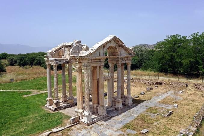 Ünlü Yazar Yeni Romanında Afrodisias’ı Anlatacak (1)