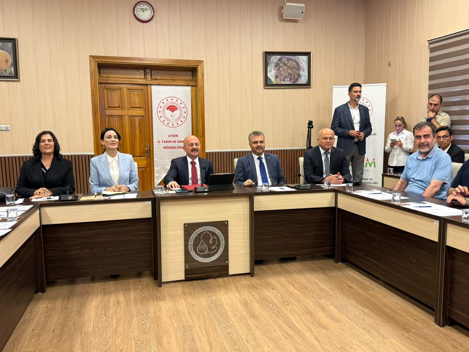 Vali Varol liderliğinde incir zirvesi: "Altın değerindeki bu ürünü daha ileri taşıyacağız"