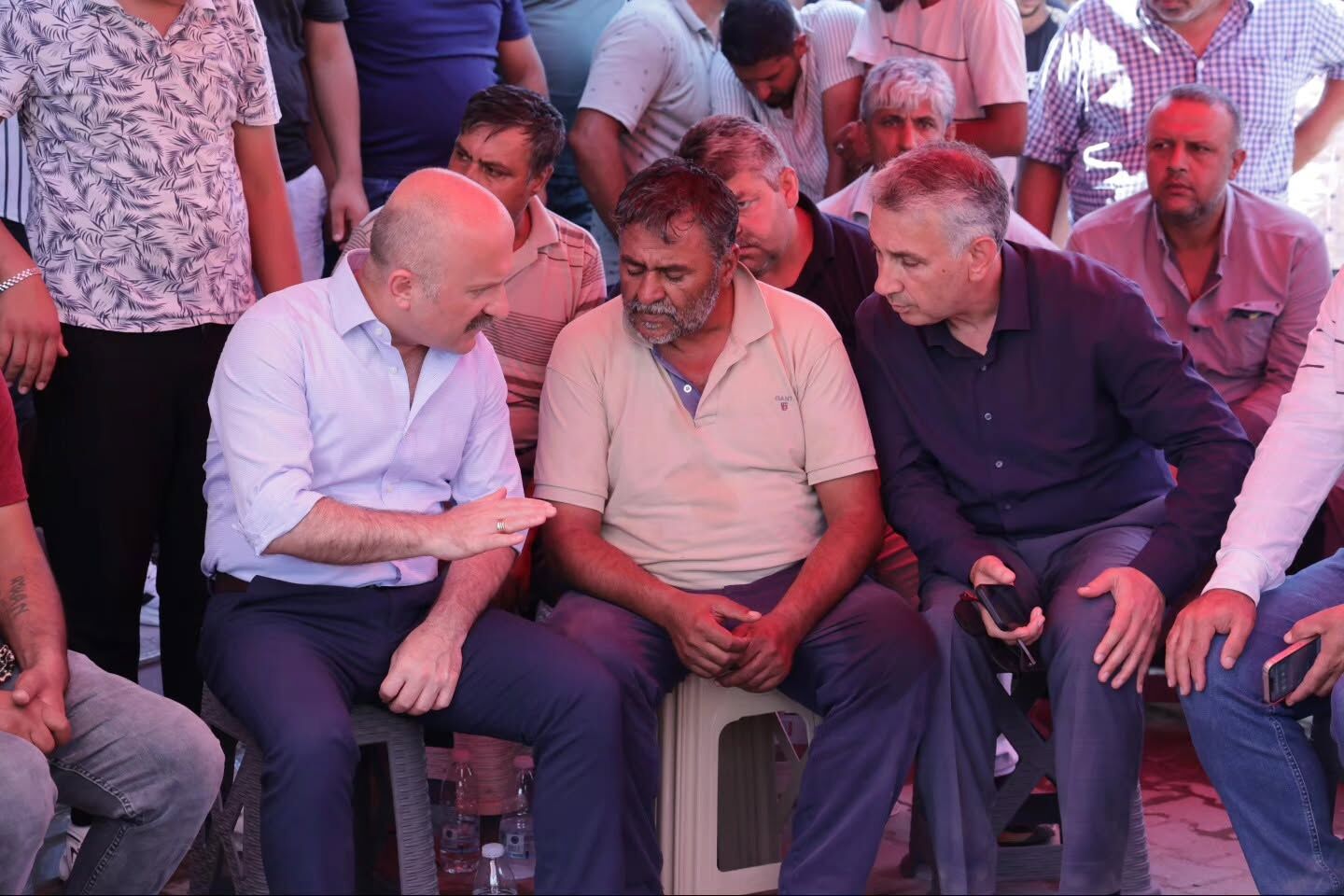 Vali Varol'dan acılı ailelere ziyaret Bir aileye başsağlığı diğerine sabır diledi