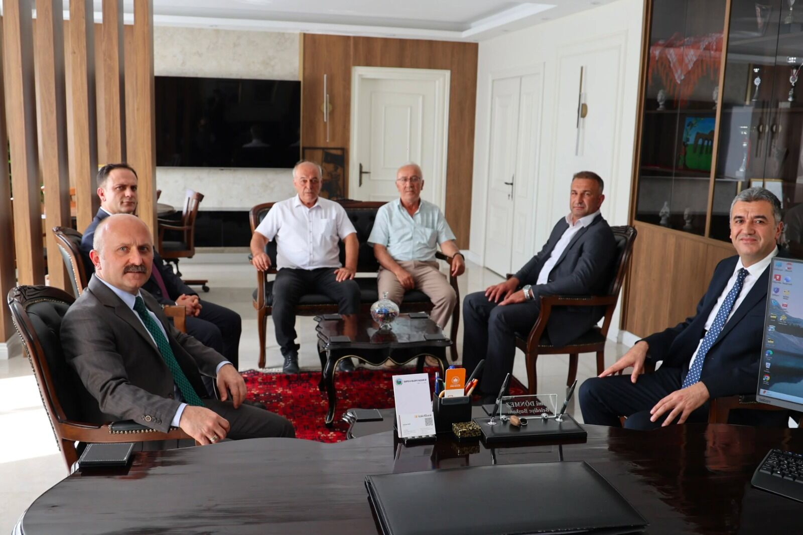 Vali Varol’un Bugünkü Durağı Karpuzlu Oldu Kurum Ziyaretlerinin Yanı Sıra Esnafla Da Bir Araya Geldi (8)
