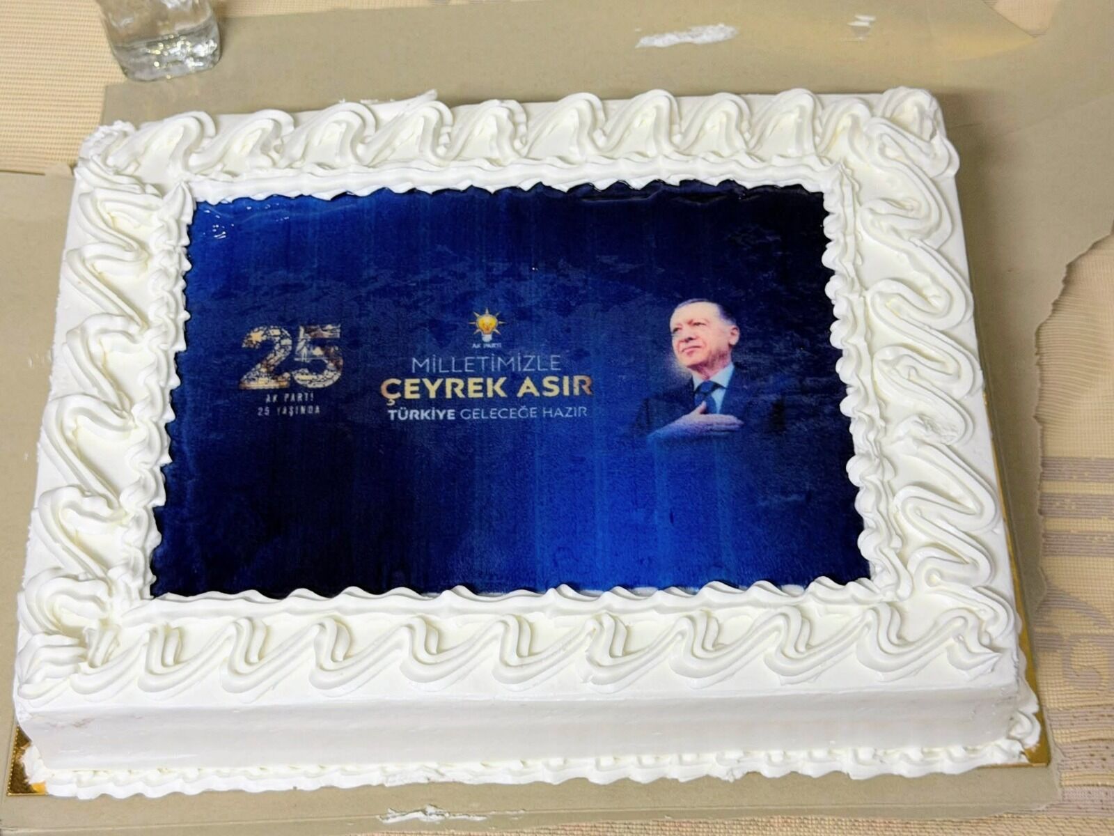 AK Parti Aydın’da yeni transferler yolda: Başkan Erdem ‘Aydın’da güçleniyoruz’ diyerek sayı verdi