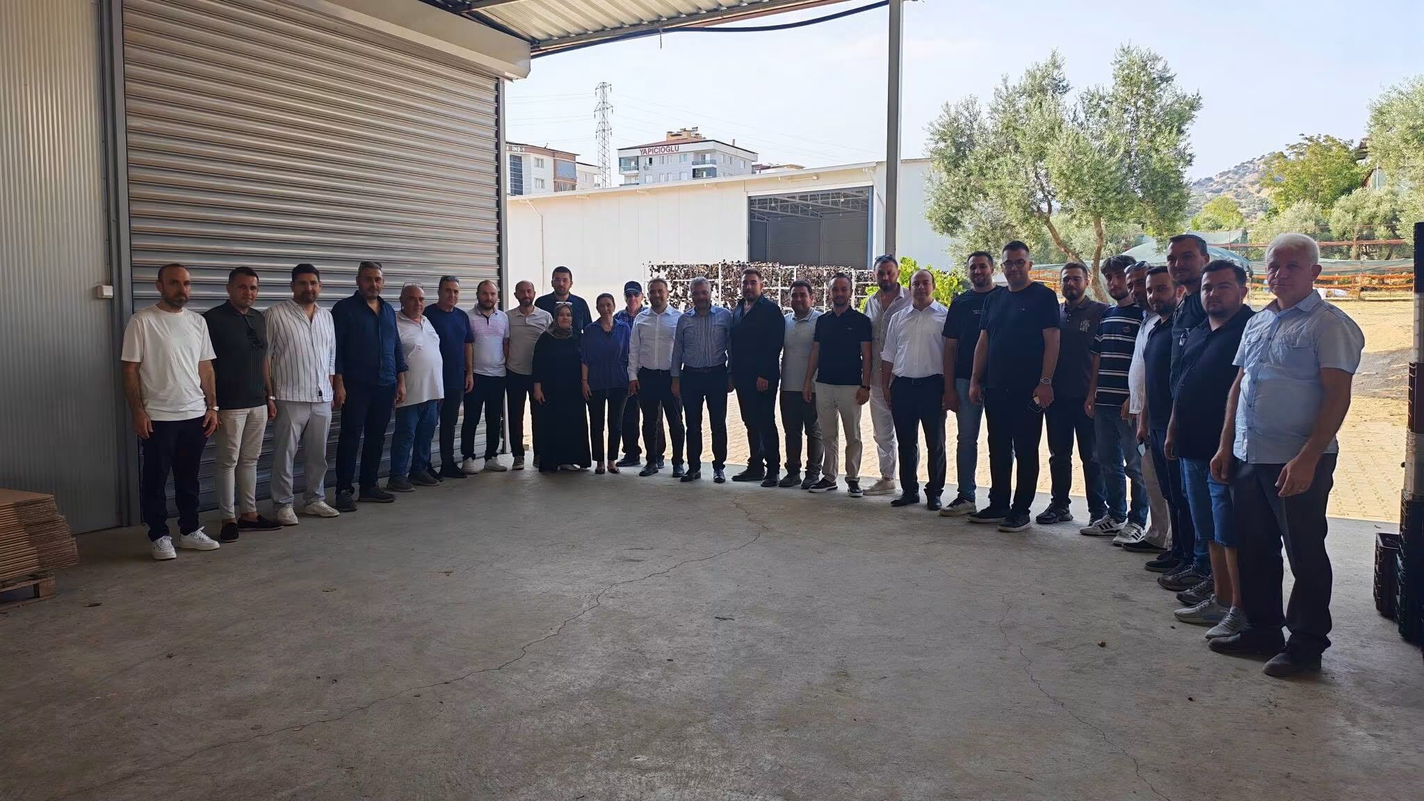Ak Partili Özmen’den İsabeyli Çıkarması Mahalleli Ve Esnafla Buluştu (2)