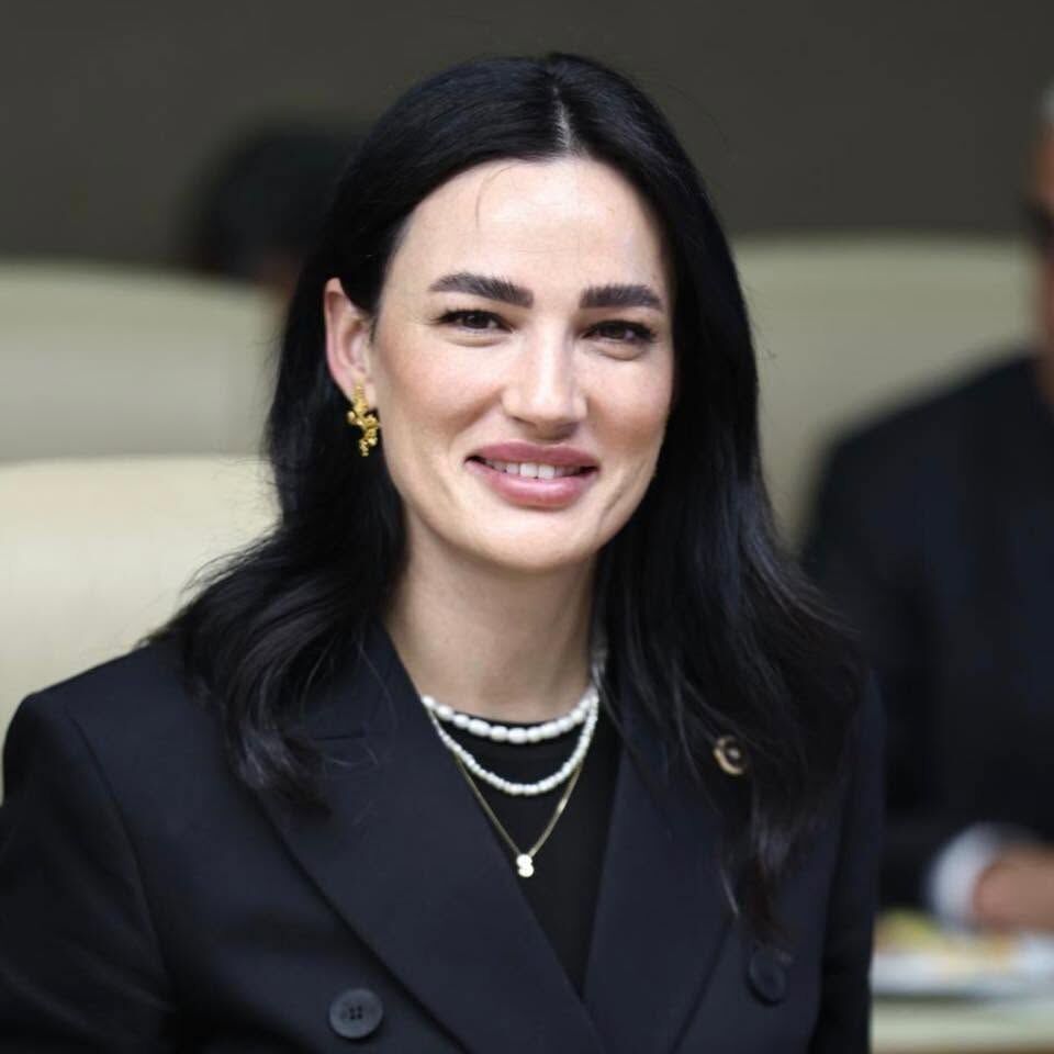 AK Partili Sarıbaş'tan ADÜ’yü kazanan gençlere tebrik “Şehrimize hoş geldiniz”
