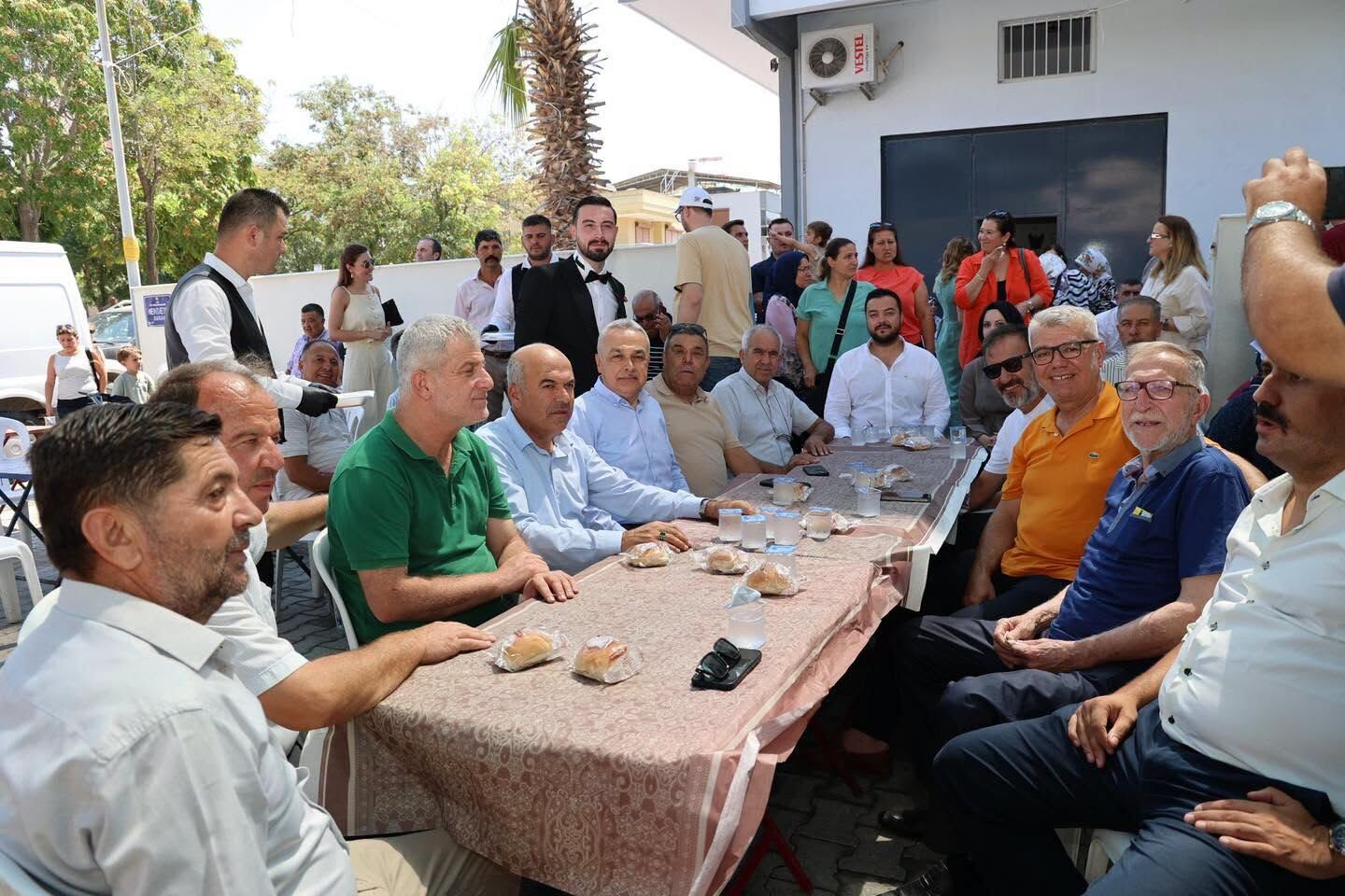 Ak Partili Savaş İki Cihan Saadeti Diliyorum (1)