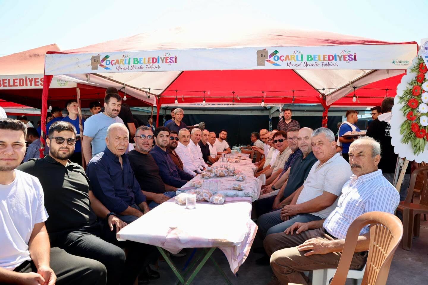 AK Parti’li Savaş Koçarlı’da vatandaşlarla cemiyette bir araya geldi