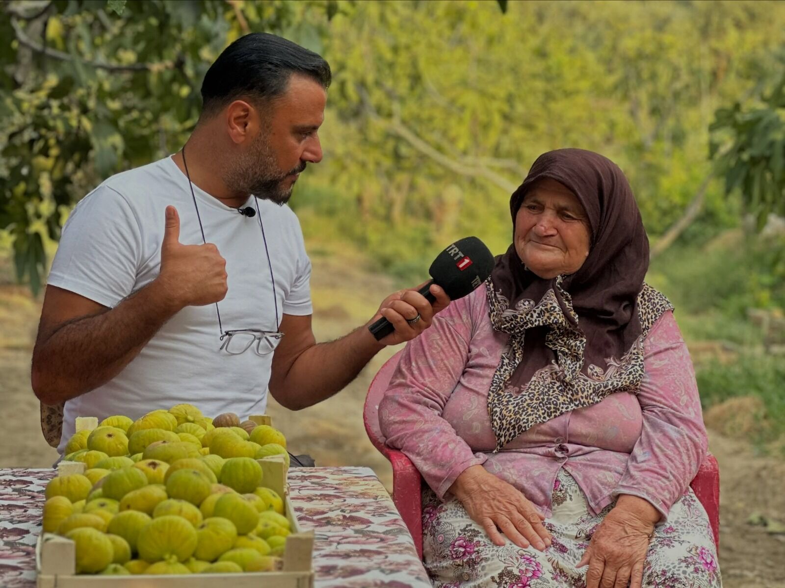 Alişan Buharkent’in fahri hemşehrisi oldu! İlçenin incir bahçelerinde özel çekim