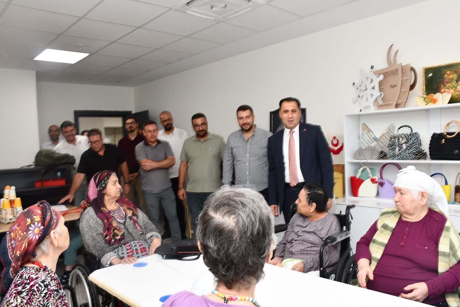 AY-SİAD Aydın'daki çınarların taleplerini dinledi: Huzurevinde anlamlı buluşma