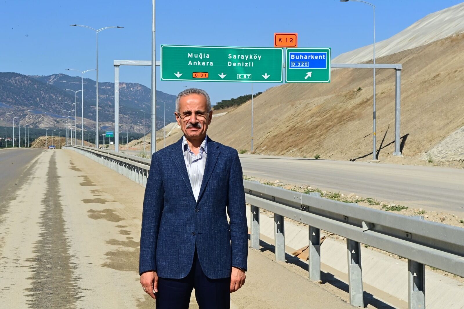 Aydın-Denizli Otoyolu’nun maliyeti netleşti! Bakan Uraloğlu’ndan çarpıcı kıyaslama