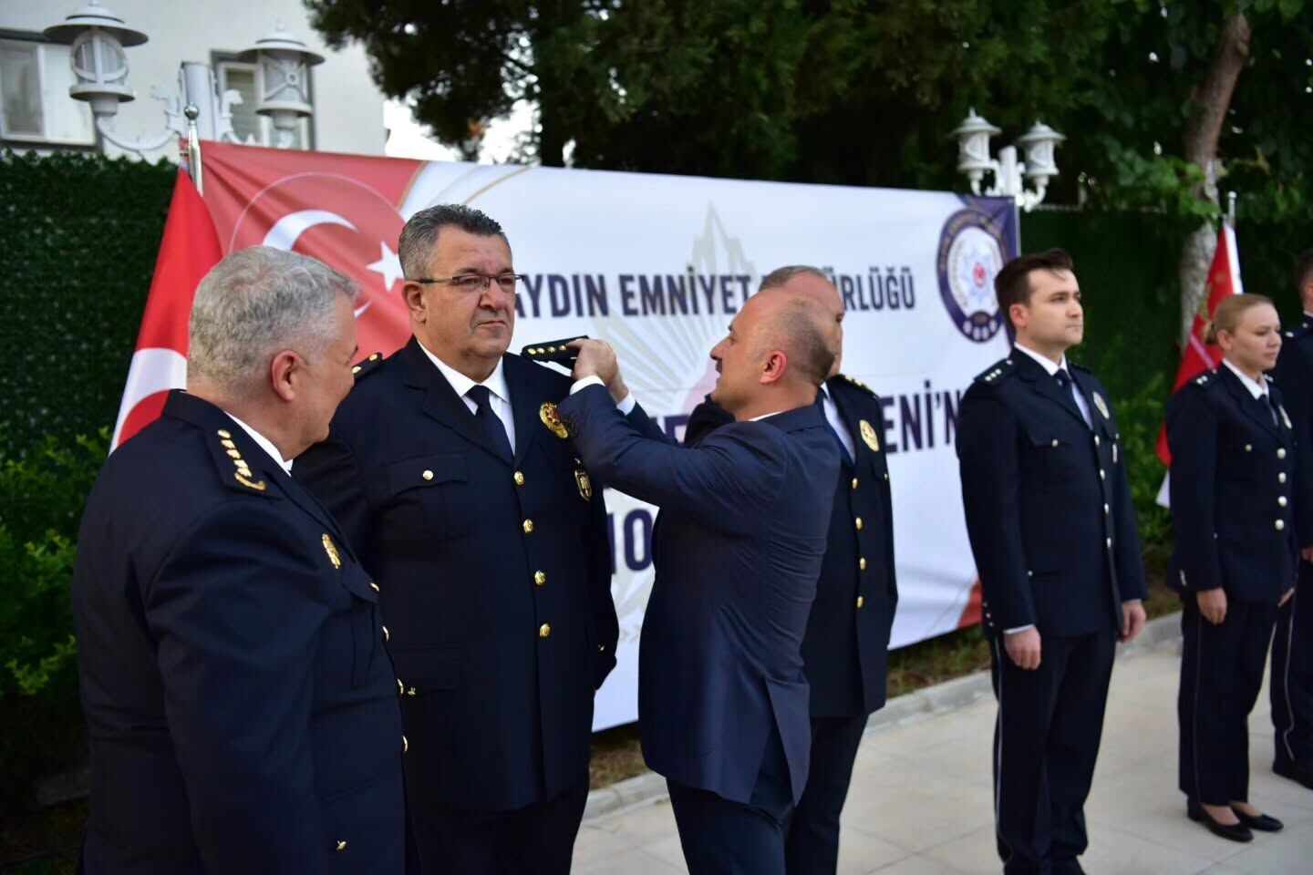 Aydın Emniyeti’nde Terfi Heyecanı! Rütbelerini Vali Varol Taktı (3)